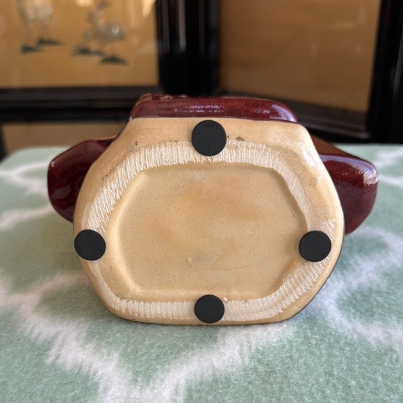 Vintage Asian kimono Burgundy Ceramic Vase - Picture 7 of 10